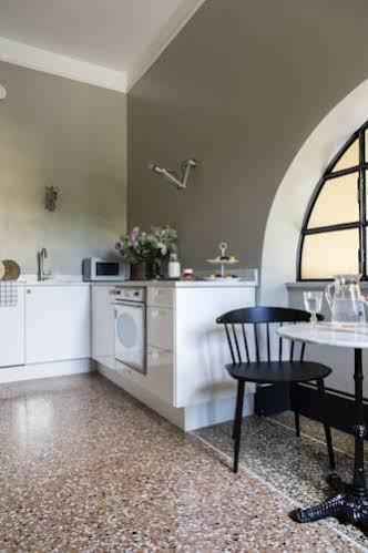 Garibaldi Suites Apartment Rome Exterior photo